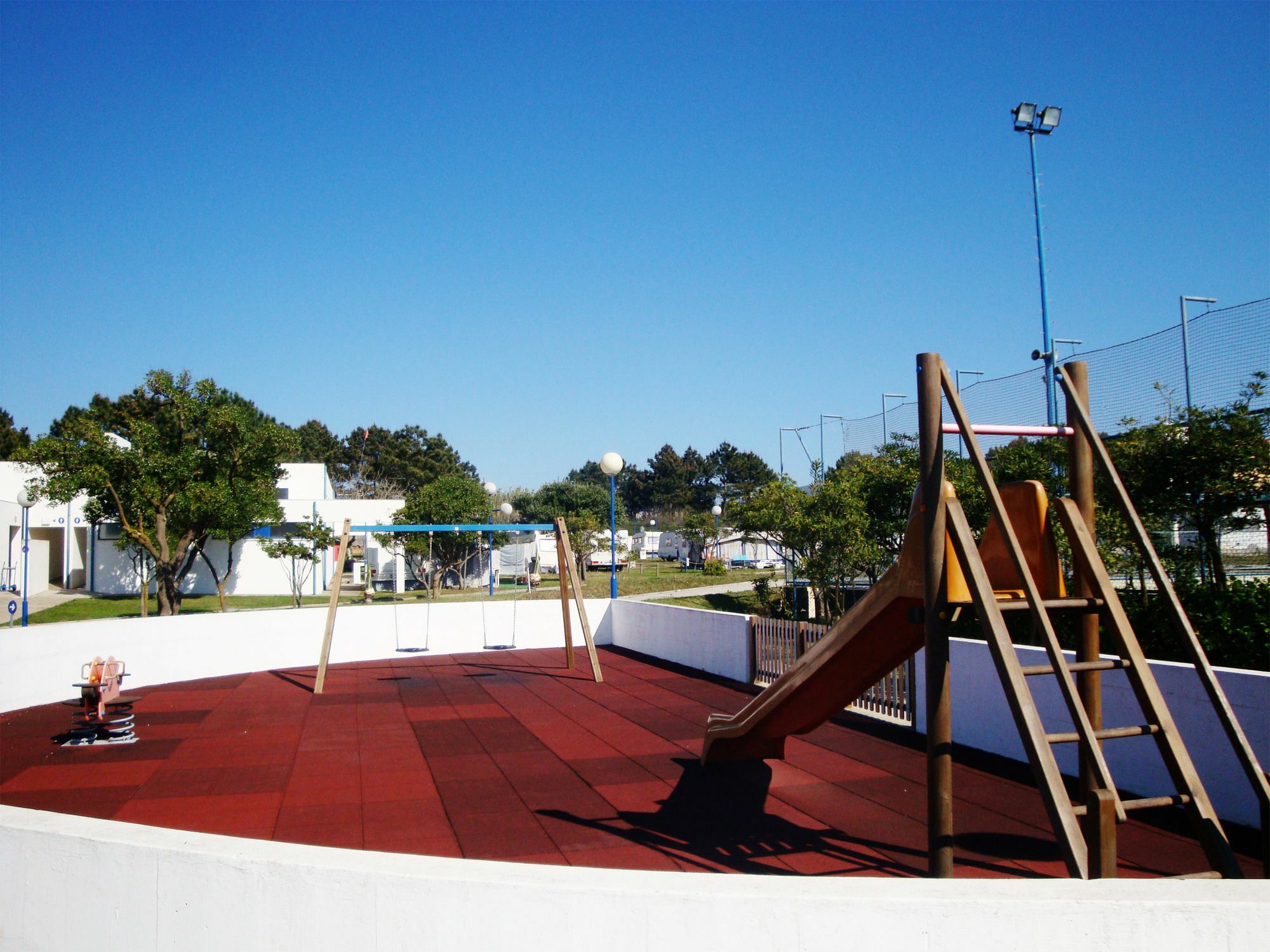 Orbitur Canidelo Bungalows - Caravan Park Вила-Нова-ди-Гая Экстерьер фото